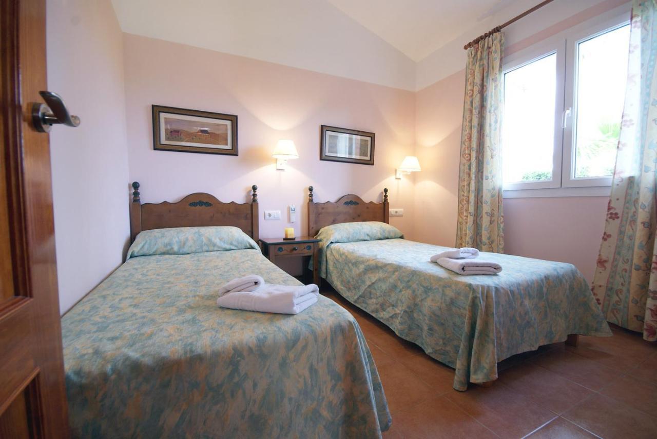 Villas Begonias Cala en Bosch Luaran gambar