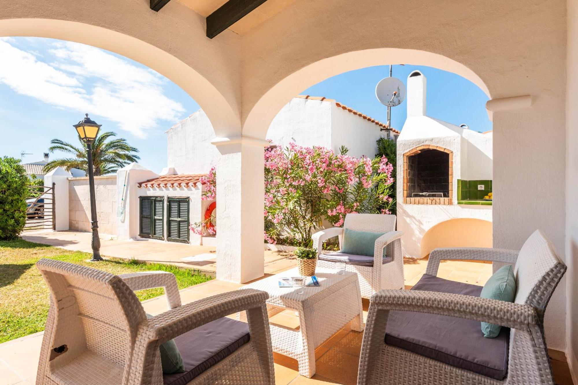 Villas Begonias Cala en Bosch Luaran gambar